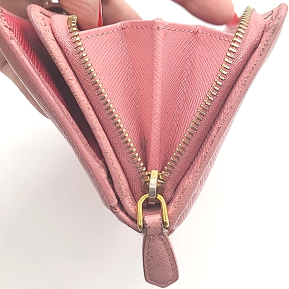 PRADA Portafoglio Pattina Pink Saffiano Leather Bifold Wallet - Picture 15 of 16